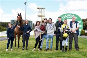 Rainbow Girl & Winning Owners Rainbow Girl & Winning Owners